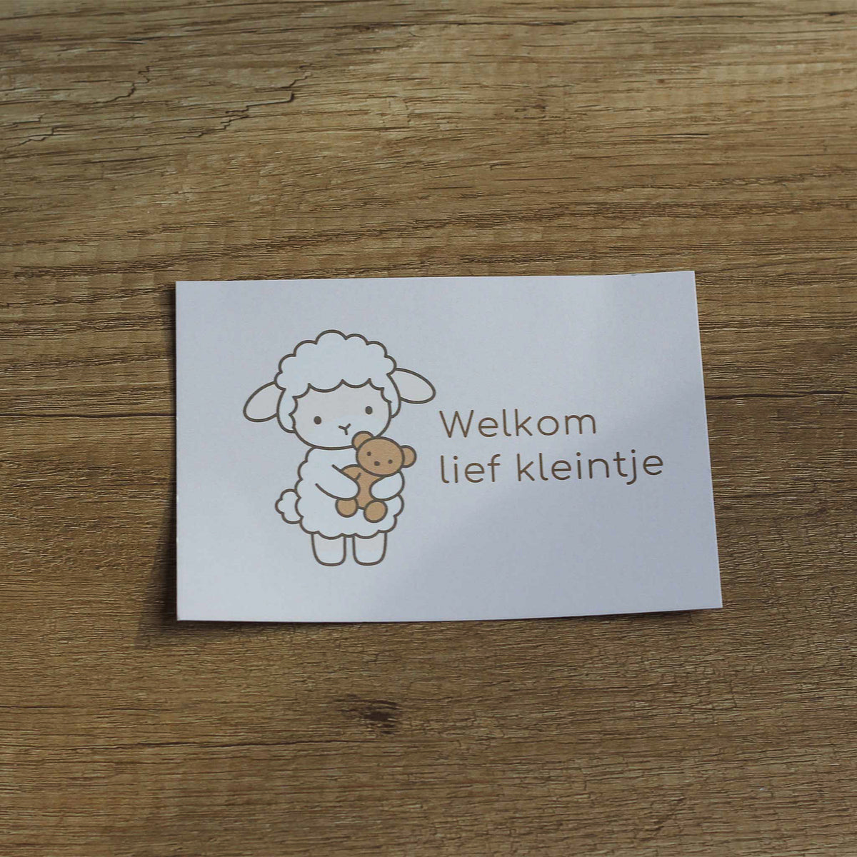 Persoonlijk geboortekaartje met lammetje en tekst Welkom lief kleintje