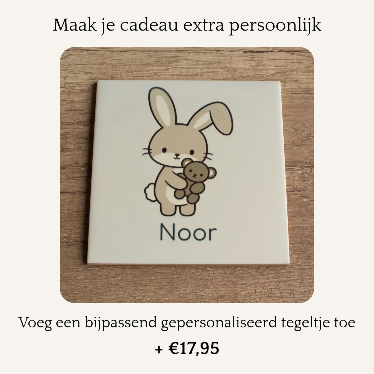 Bijpassend keramisch tegeltje met konijntje en naam Noor als optionele toevoeging aan de luxe baby giftbox