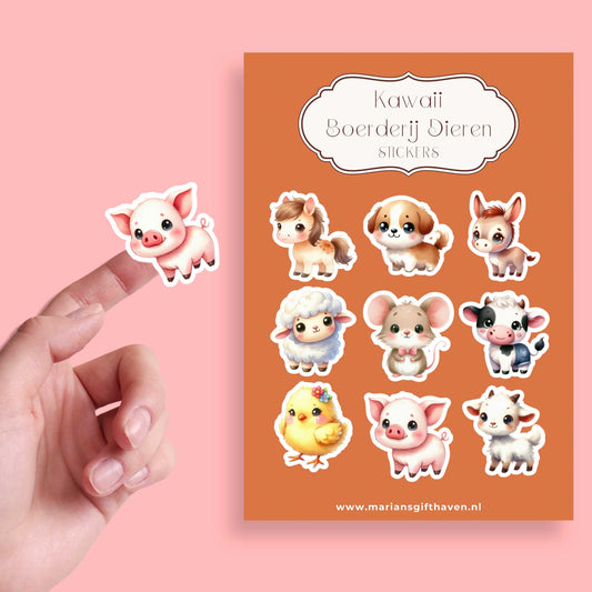 Kawaii sticker van een roze biggetje en bijpassend stickervel met 9 boerderijdieren