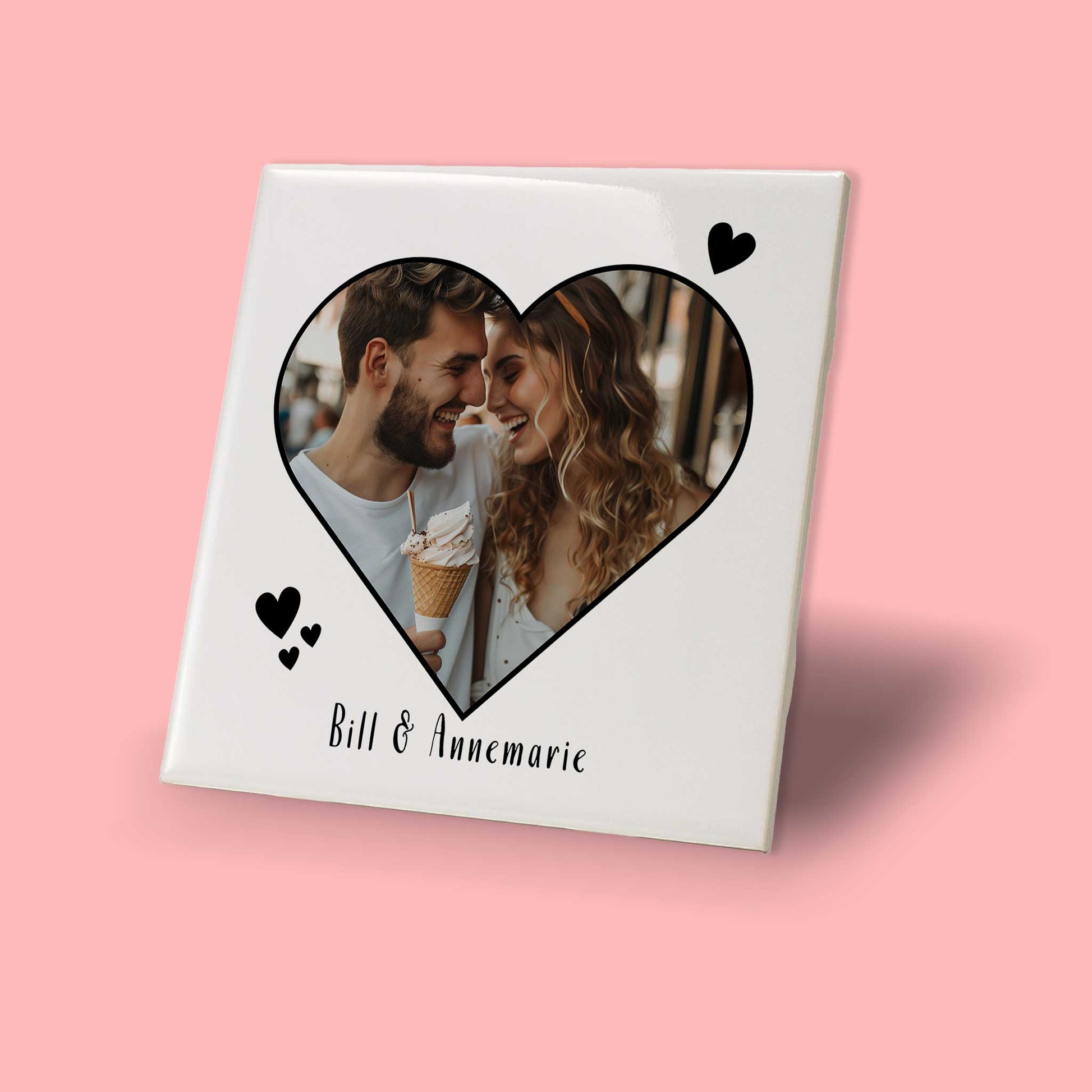 Keramisch tegeltje met hartje en namen - bruiloftscadeau