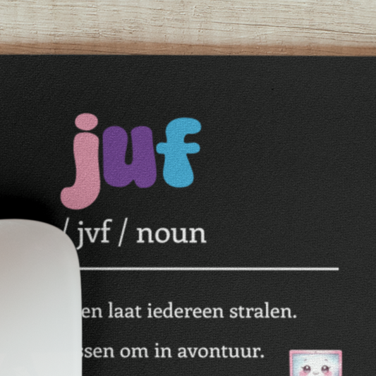 detail van zwarte muismat voor juf met noun uitdrukkingen speciaal voor haar en een illustratie van een roze laptop met een smiley