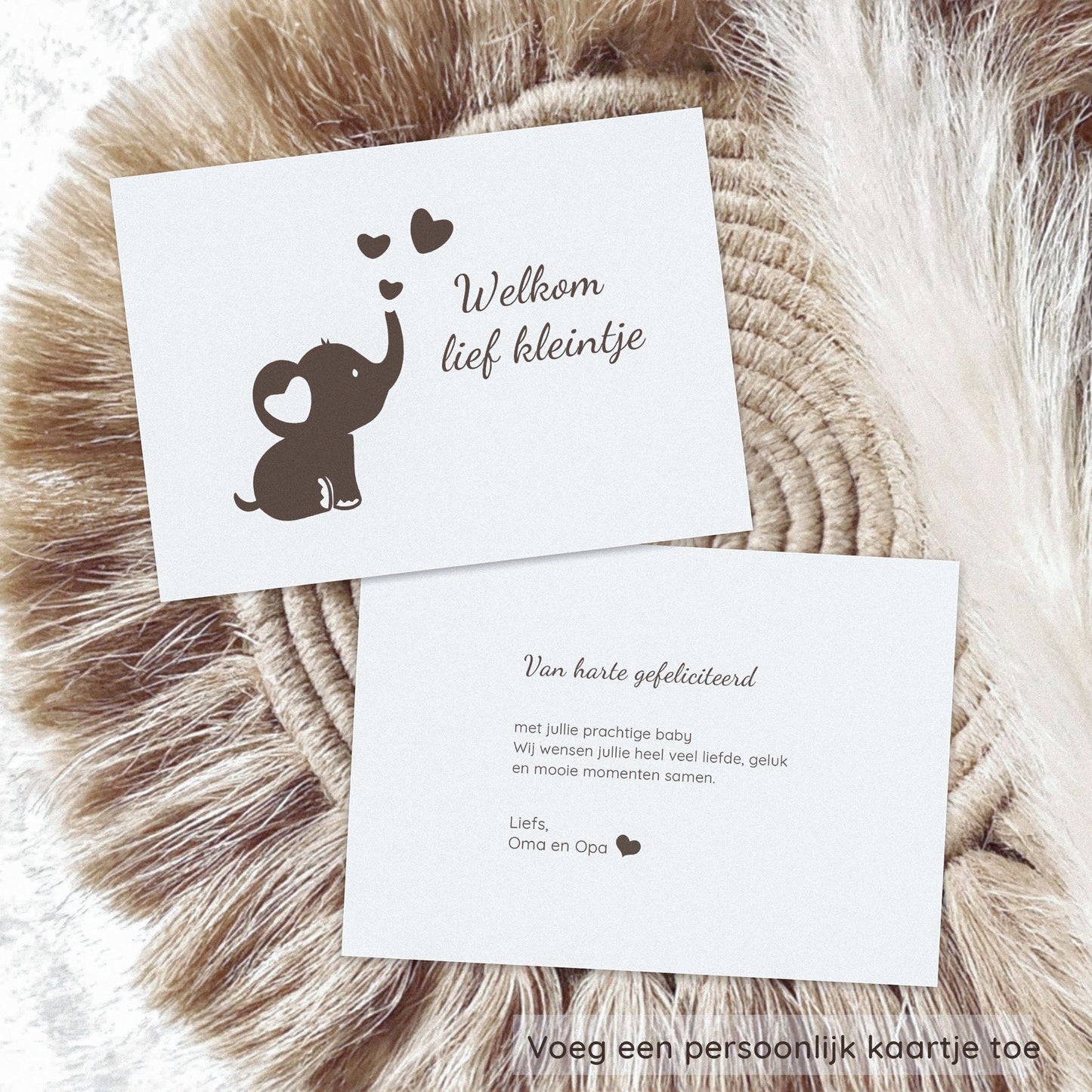 persoonlijk cadeaukaartje voor baby giftbox met olifant illustratie, voorbeeldtekst op de achterkant en tekst voeg een persoonlijk kaartje toe