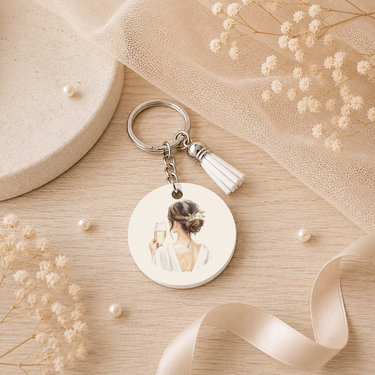 Bruid sleutelhanger met champagne illustratie, wit kwastje en droogbloemen