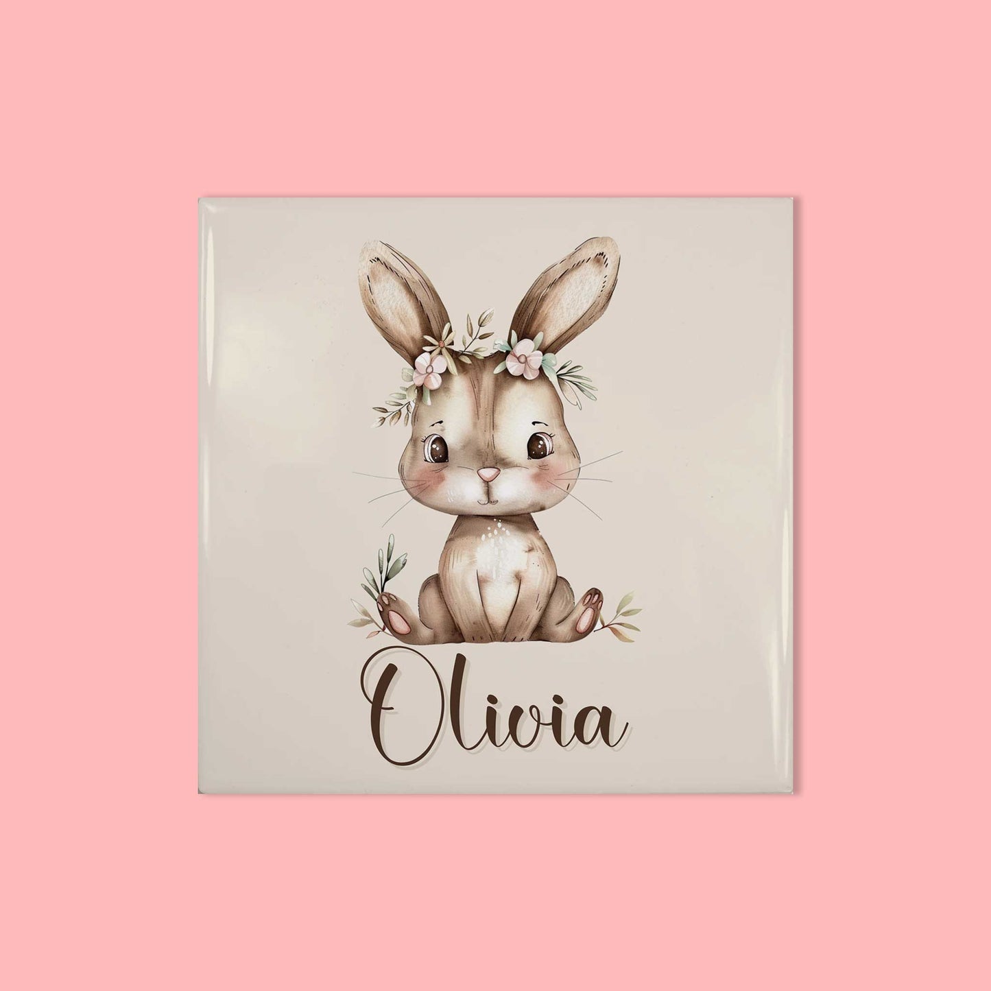abytegeltje met roze achtergrond, konijntje en naam Olivia