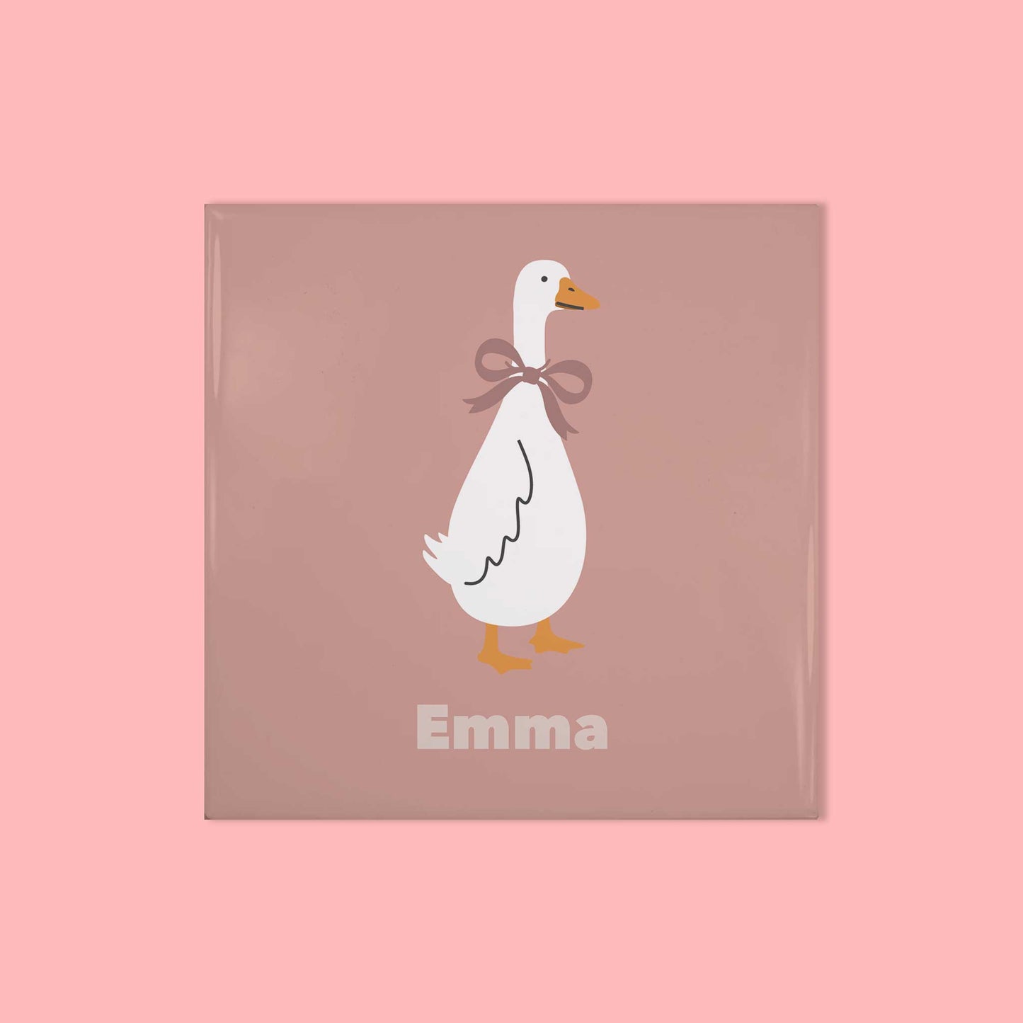 Tegeltje met gans en naam Emma op een roze achtergrond