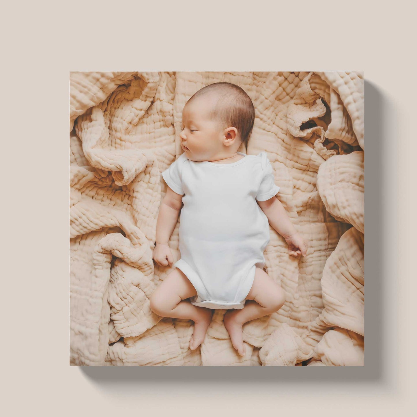 Keramisch tegeltje van 15x15 cm bedrukt met een babyfoto als voorbeeld van een eigen foto op tegeltje

Afbeelding 3